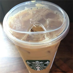Starbucks vai acabar com as palhinhas de plástico Starbucks vai acabar com as palhinhas de plástico